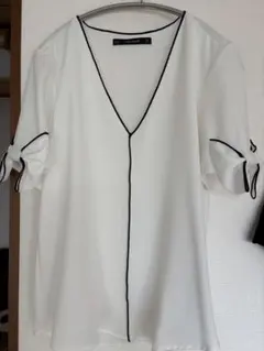 ZARA BASIC ホワイト Vネック 半袖シャツ