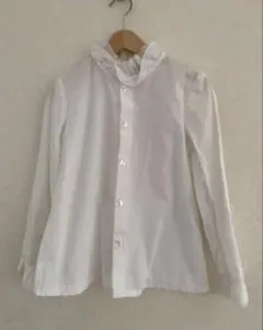 BeBe フリル付きホワイトシャツ