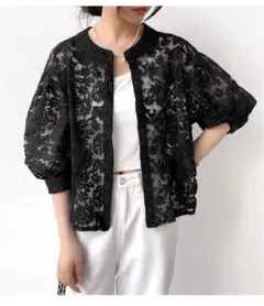 ブラック 花柄レース ノーカラージャケットのサムネイル