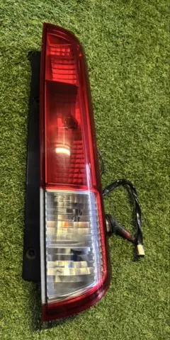 スズキ パレット MK21S 純正 右テールランプのサムネイル