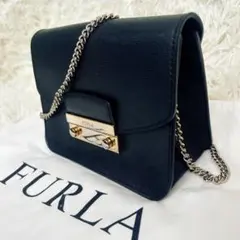 FURLA メトロポリス　チェーンバッグ　ななめがけ　黒　レザー　ゴールド金具のサムネイル