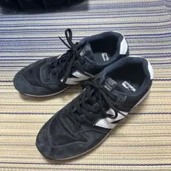 ホワイト スニーカー