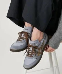 アシックス スニーカー