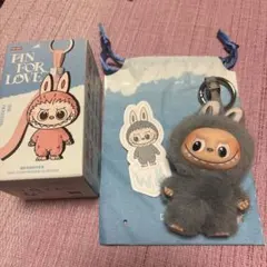 【W】ラブブPIN FOR LOVE イニシャルぬいぐるみキーホルダー