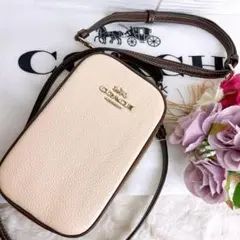 未使用☆COACHコーチ ショルダーカメラバッグ スマホ ブラウン ベージュ