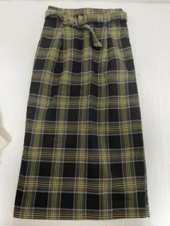 LOWRYS FARM ベルト付きチェックタイトスカート