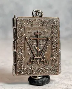 アンティーク　ホーリーバイブル　ペンダント　聖書　ヴィンテージ　イエスキリスト