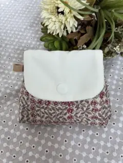 Item thumbnail for item 7ee273f7-ce27-445e-91d3-f0a1a5025c3f