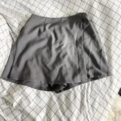 グレー ショート丈パンツ