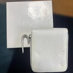 マルジェラ未使用(変色あり)白財布