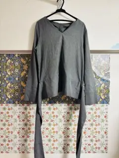 秋 Un TOIT BLAnC Vネック 長袖 トップス グレー ウエストリボン