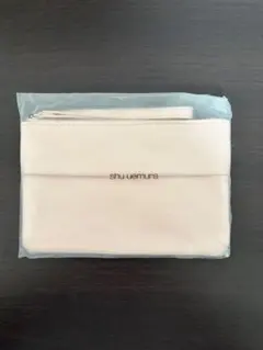 shu uemura ポーチのサムネイル