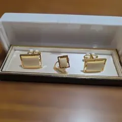 ゴールド 長方形フレーム カフスボタンとリングセット