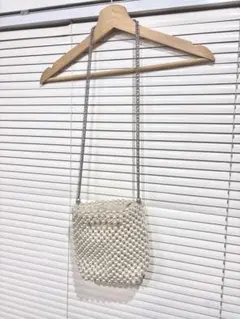ザラ　ホワイトパールショルダーバッグ