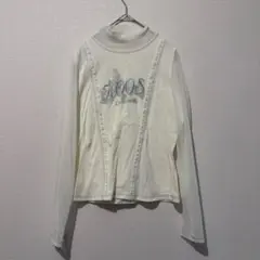 KOOS ホワイト タートルネック ロゴ刺繍 長袖　トップスのサムネイル