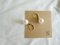 １粒シェルパールピアス　ハンドメイドピアス　イヤリング