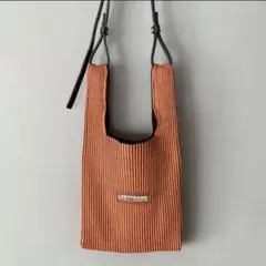 Item thumbnail for item ee8fdfa9-182c-4b12-9a9f-52c9ca7df54d