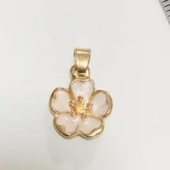 白いお花 ネックレス TOP