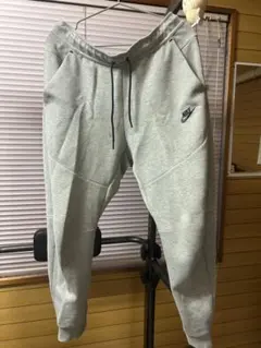 NIKEテックフリース グレー