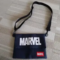 MARVEL ロゴ入り ネイビー ショルダーバッグのサムネイル