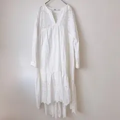 ZARA ザラ　刺繍ワンピース　Sサイズ
