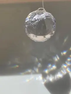 サンキャッチャー １個　ボール状　直径約３ｃｍ　透明ナイロン紐付き
