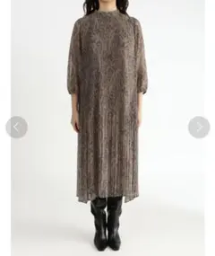 ミラオーウェン　ペイズリー柄ロングワンピース