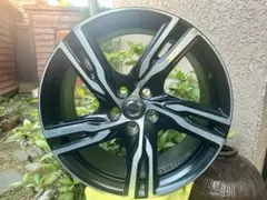 ボルボ　v40 表面ガリ傷無し　無補修　17インチ アルミホイール ボルボ：V60 純正アルミホイールの擦りキズを塗装整形リペア施工