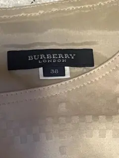 BURBERRY LONDON ノースリーブワンピース ベージュ 38のサムネイル