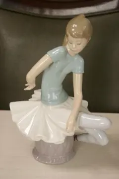 リヤドロ 一緒にいてあげるね 8214 フィギュリン 陶器 - メルカリ