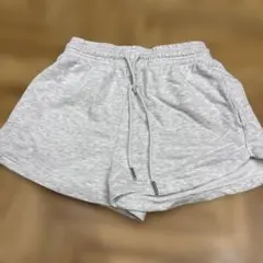 H&Mグレー ショートパンツ