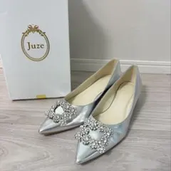 【試着のみ】 ビジュー付きパンプス シルバー　23.5cmのサムネイル