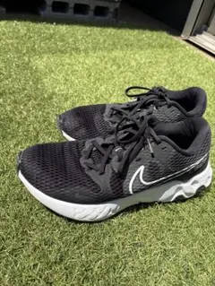 Nike renew ランニングシューズ ブラック