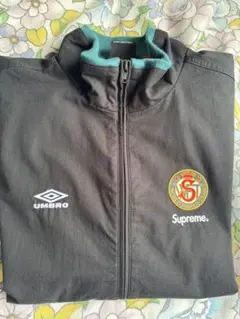 【Supreme × UMBRO】コラボジャケット ブラック 刺繍ロゴ Supreme × UMBRO】コラボジャケット ブラック 刺繍ロゴ Buy