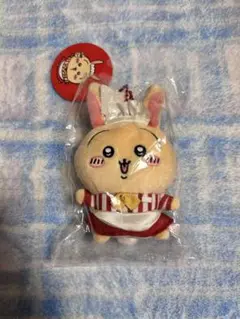 ちいかわ レストラン ホール担当なマスコットうさぎ