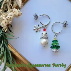 秋冬コーデピアス秋冬カラーピアス　スワロフスキー　ツリースノーマンピアス