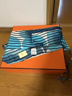 HERMES シルクスカーフ、新品タグ付き！
