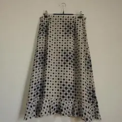 アイボリー　黒とグレーのドット柄フレアスカート