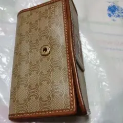 Item thumbnail for item becc038e-9a22-4448-b395-4bff0073b947