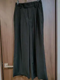 GU 1回短時間着用　S ワイド　ブラック　ピンク？系 ストライプ ワイドパンツ