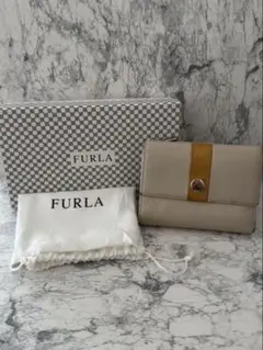 FURLA 三つ折り財布 ベージュ 保存袋・箱付き