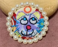 猫の刺繍ブローチ パールビーズ付き