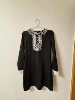 新品 未使用 春服レース付き黒長袖ミニワンピース