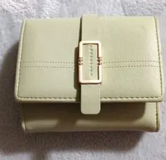 レディース　三つ折り財布　淡いグリーン