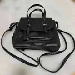 レザー製黒ショルダーバッグ
