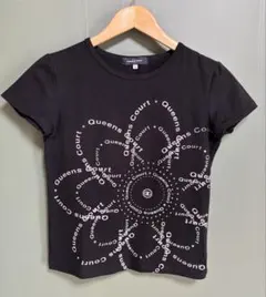QUEENS COURT ロゴプリントTシャツ ブラックのサムネイル