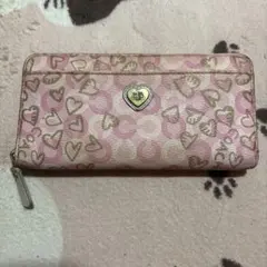 COACHハート柄ピンク長財布