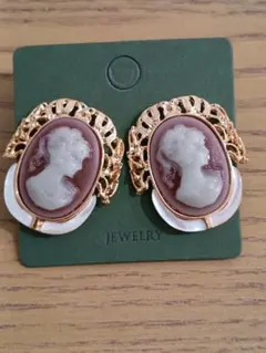 カメオデザイン ピアス(両耳用)