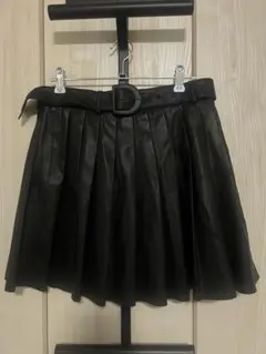 ZARA レザー風プリーツスカート