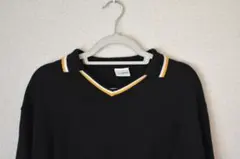黒のVネックトレーナーニットチャオパニックのサムネイル
